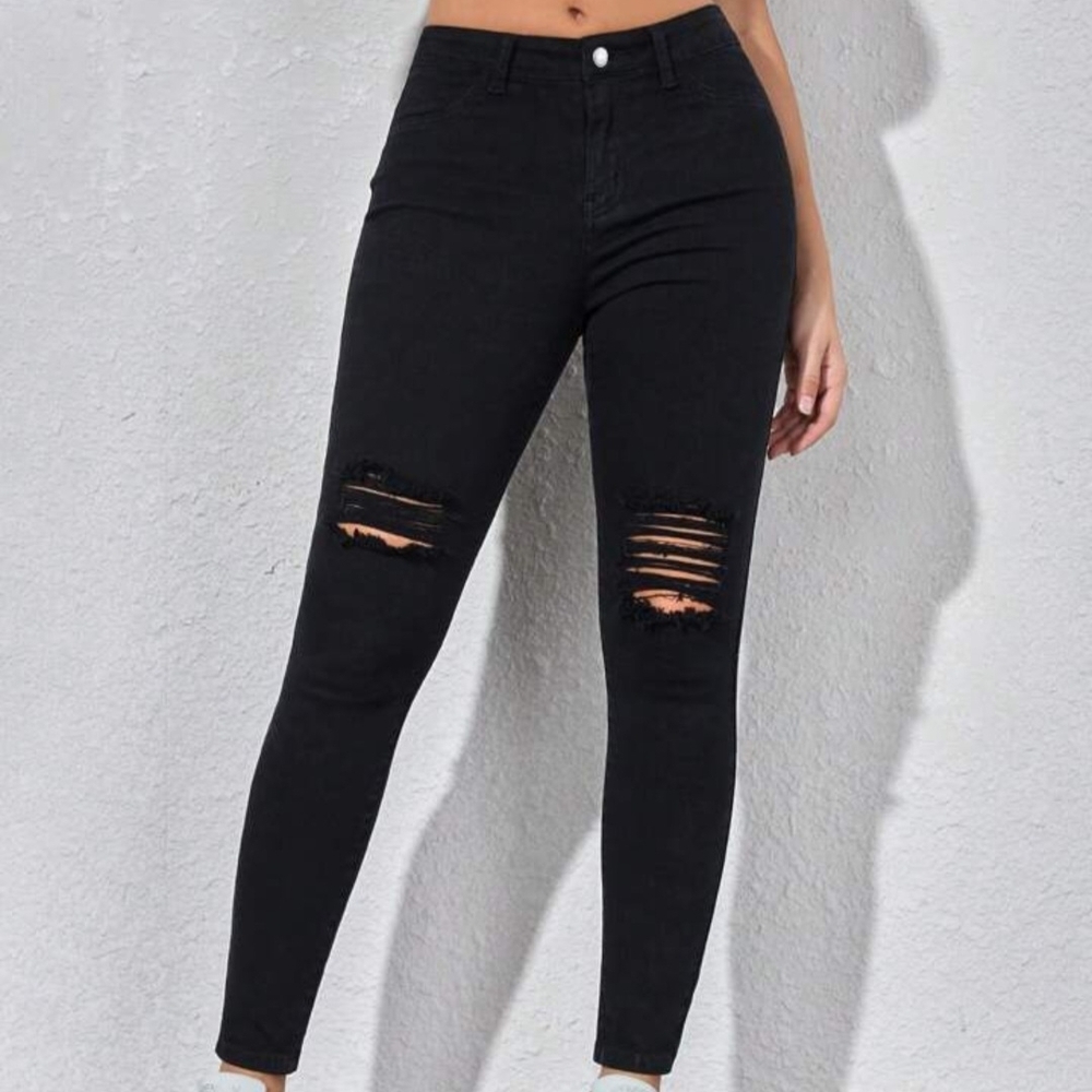 Women's Black Distressed Jeans NWOT